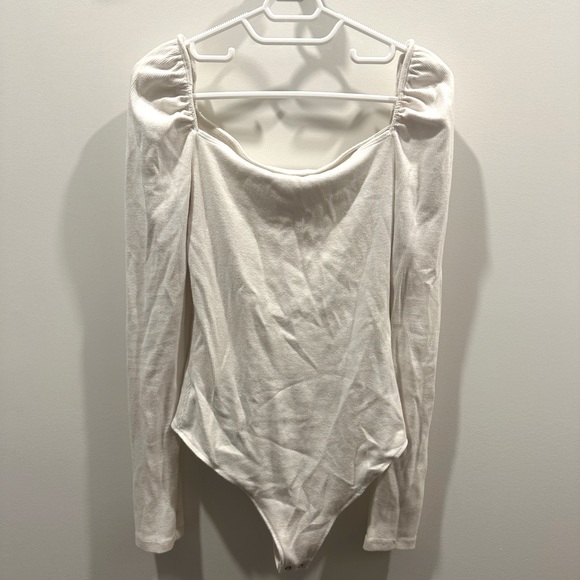 Abercrombie and Fitch puff sleeve bodysuit - Picture 1 of 3